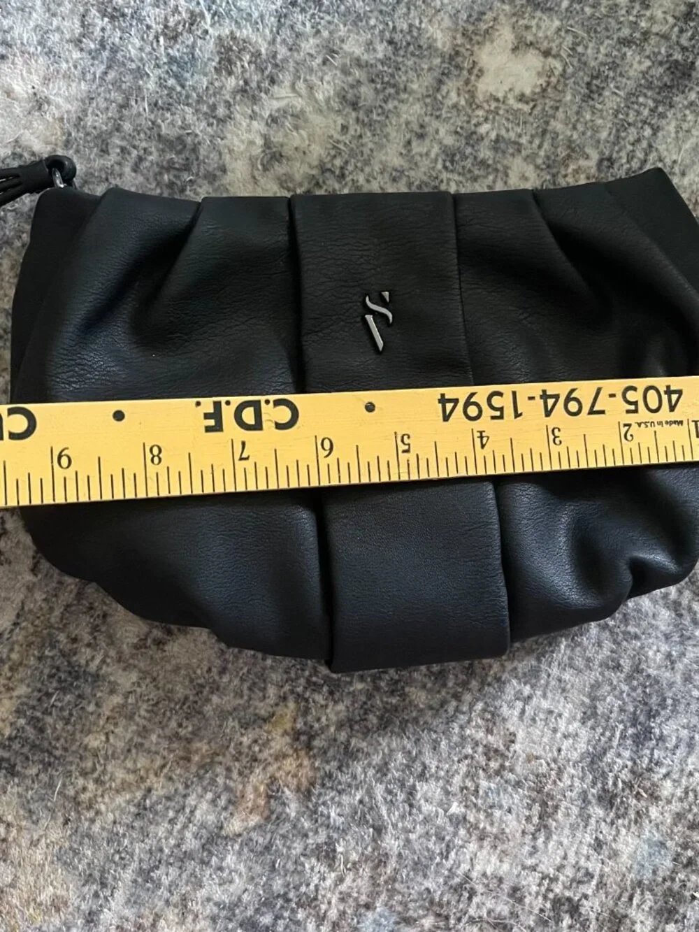 SIMPLY VERA Vera Wang Messina Wristlet Black Clutch Wallet Purse Pleated T26